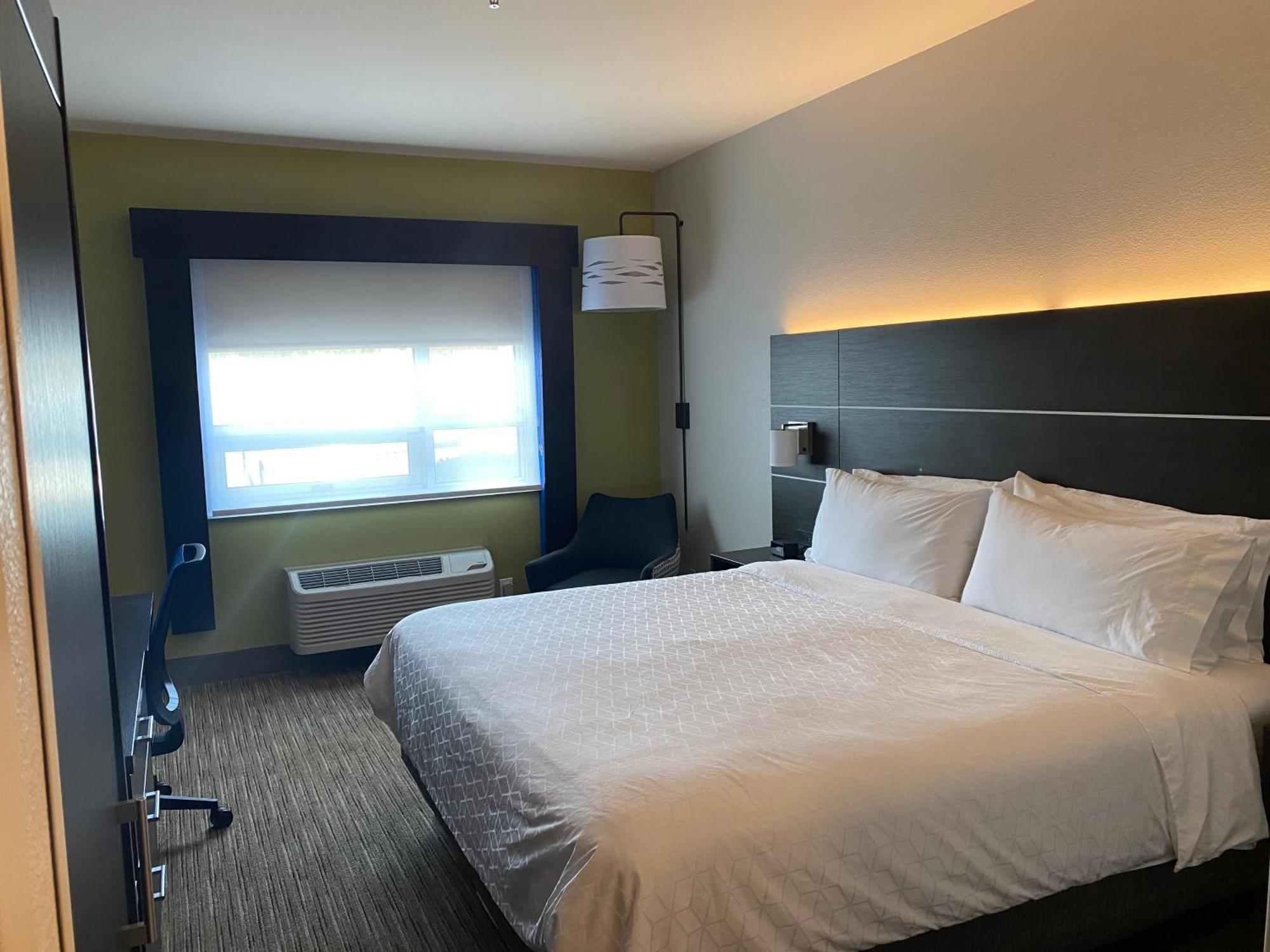 Standard King Room