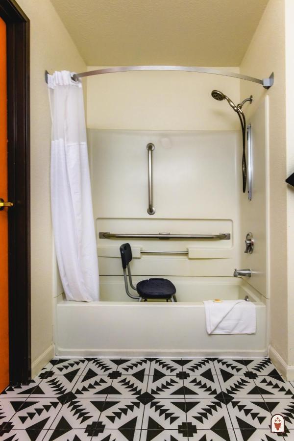 King Room - Disability Access,1329868982:JPEG