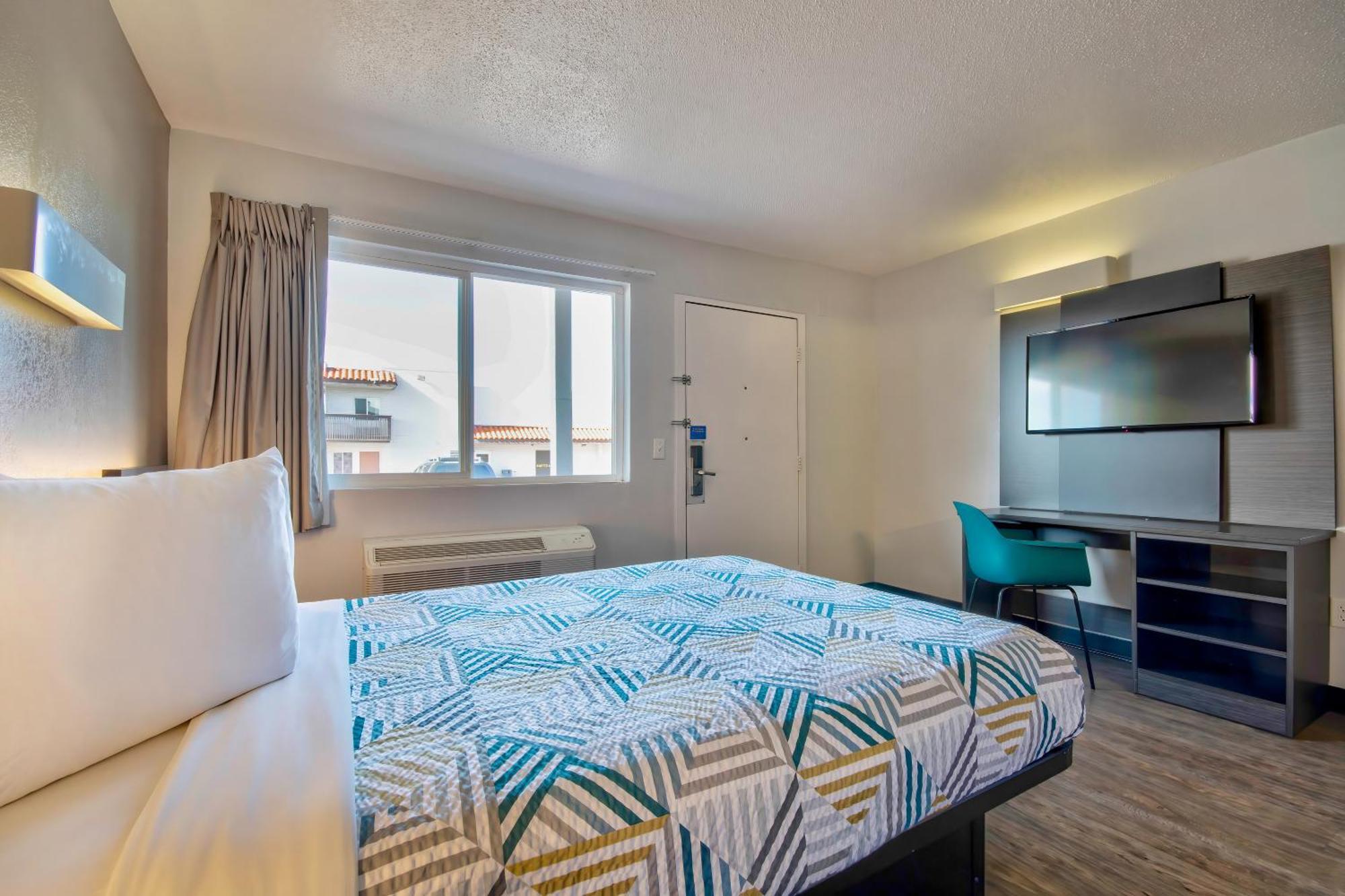 Quadruple Room - Non-Smoking