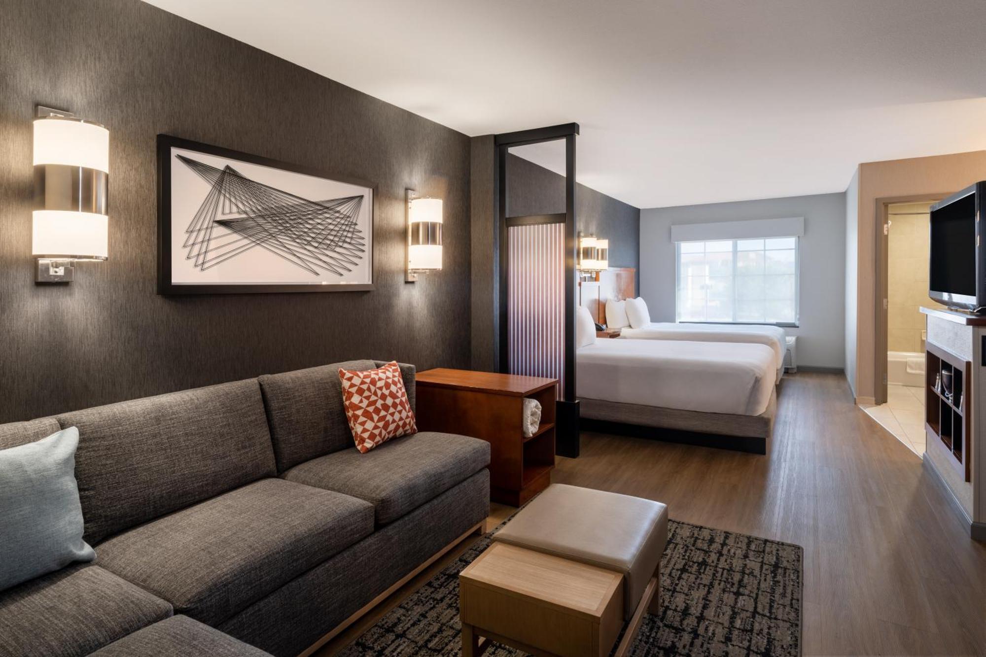 Queen Room Two Queen Beds Sofa Bed High Floor