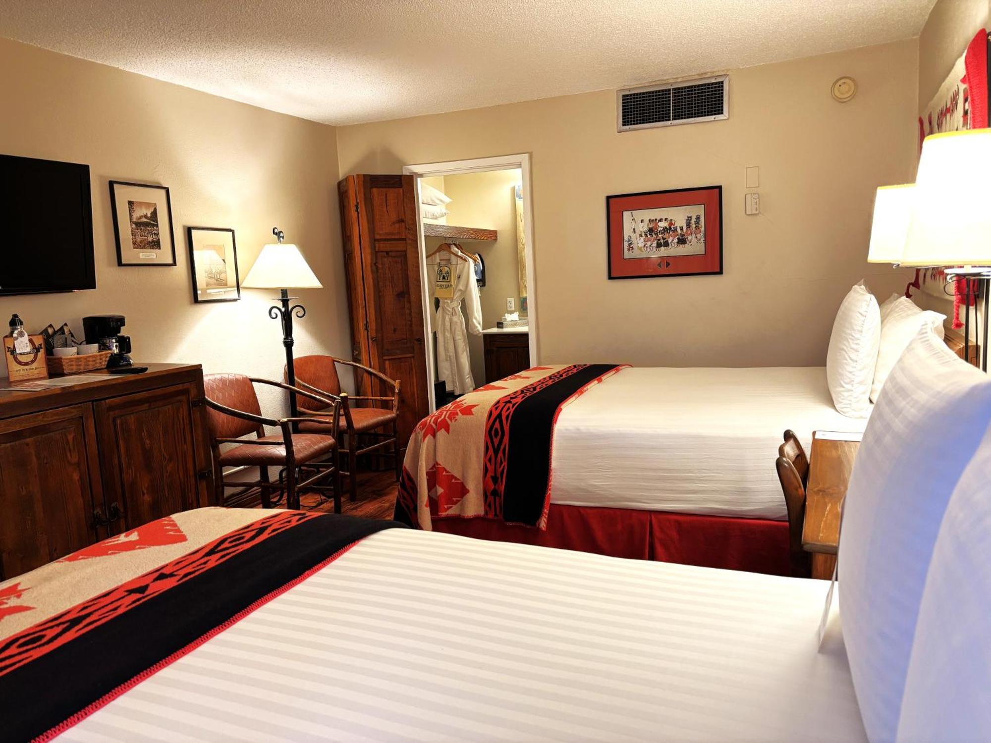 Queen Room Two Queen Beds
