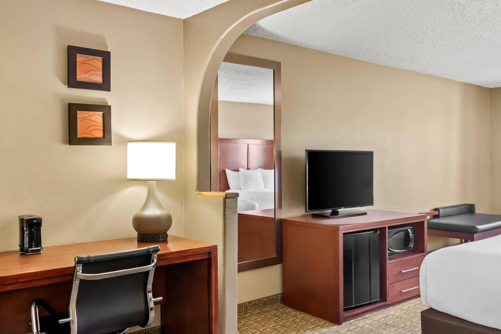King Suite with Sofa Bed - Non-Smoking