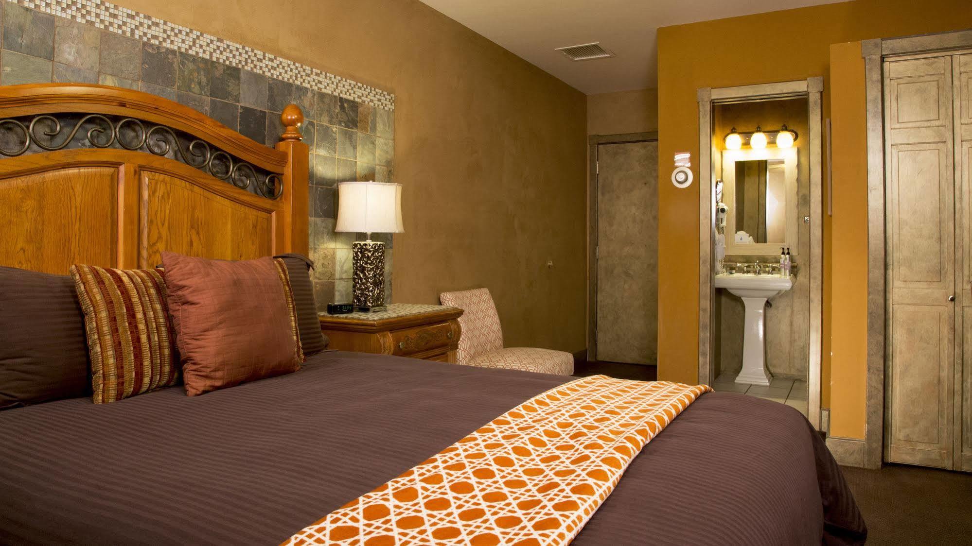 Queen Room
