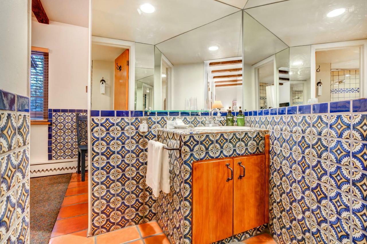 Queen Room Kitchenette Not Pet Friendly