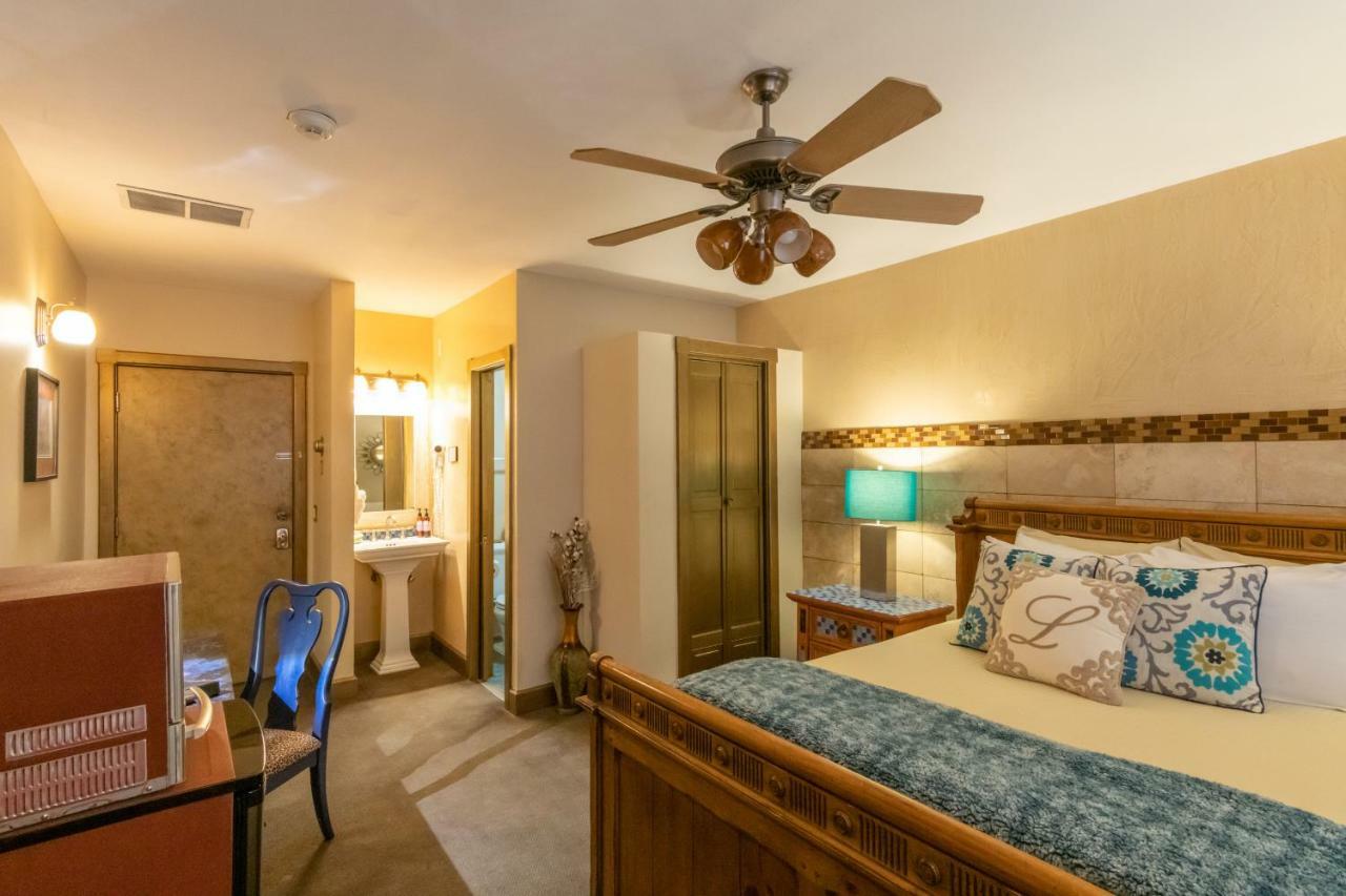 Queen Room
