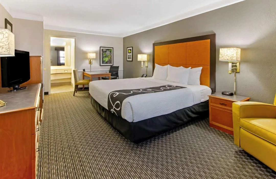 La Quinta Inn By Wyndham Santa Fe-1