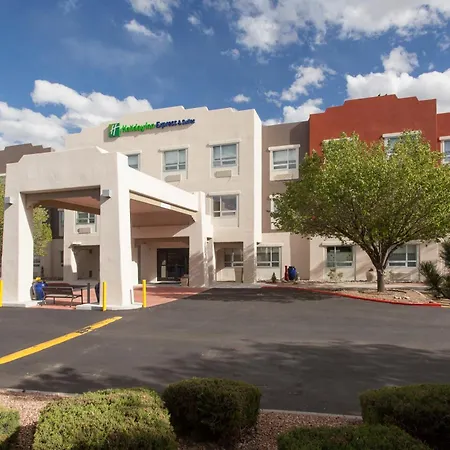 Holiday Inn Express & Suites-3