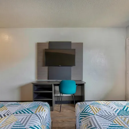 Motel 6 Santa Fe-2