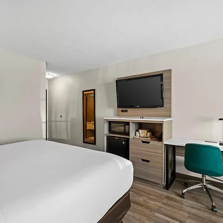 Econo Lodge Inn & Suites Santa Fe South-3